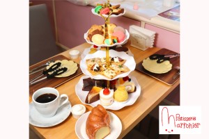 ケーキ屋さんの接客販売と製造補助