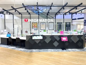 イオンモール川口の受付スタッフ