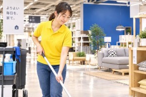 船橋市内の北欧大型家具店の店内清掃スタッフ